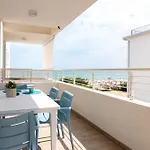 Sea View With Swimming Pool Apartment Lido di Jesolo