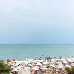 Sea View With Swimming Pool Apartment *