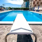 Sea View With Swimming Pool Apartment Lido di Jesolo