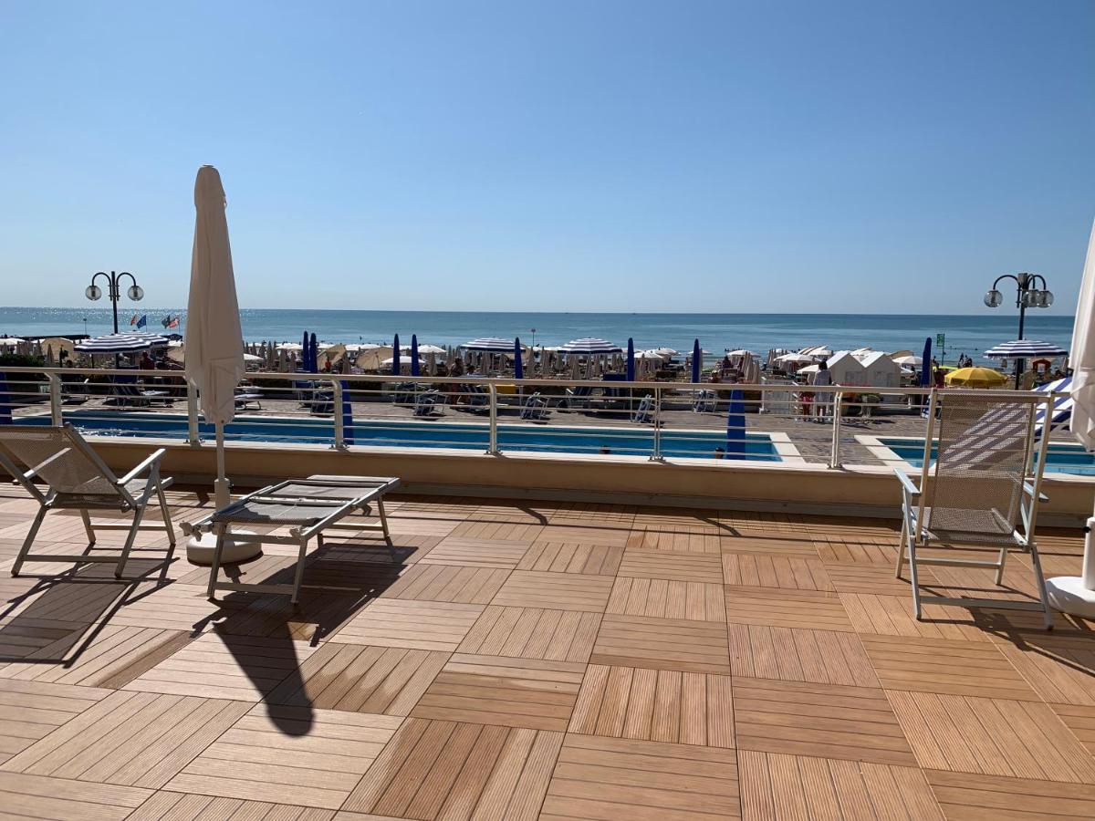 Appartamento Sea View With Swimming Pool